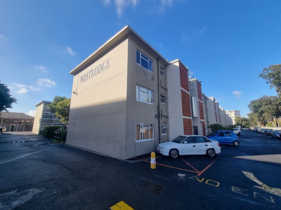2 Bedroom Property for Sale in Claremont Western Cape
